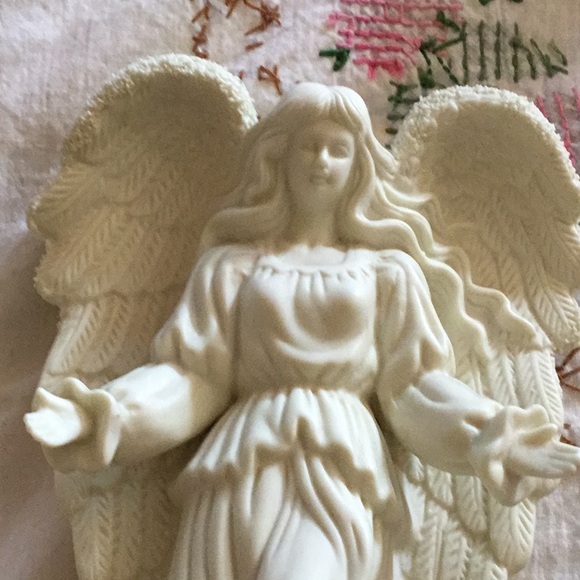 Elegant White Angel Figurine - Picture 3 of 5